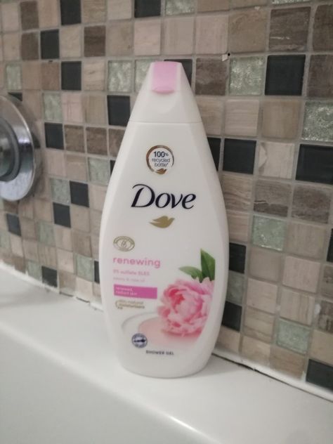 Dove Body Wash🌸🧴🛁🧼 Dove Soap, Dove Body Wash, Hygiene Care, Bath And Body Care, Body Hair, Floral Scent, Bath Time, My Happy Place, Beauty Shop