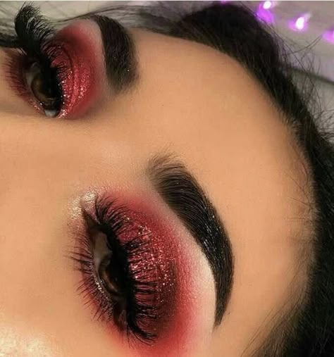 Just read!!! #nonfiction #Non-Fiction #amreading #books #wattpad Halloween Makeup Look, Honey Beauty, Black Eye Makeup, Red Eye Makeup, Video Makeup, Smokey Eyeshadow, Red Eyeshadow, Smink Inspiration, Beauty Make-up