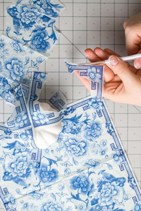 Chinoiserie Paper Napkins, How To Decoupage With Napkins, Napkin Decoupage Ideas, Mod Podge Napkins, Decoupage With Napkins, Napkin Crafts, Diy Chinoiserie, Shell Decoupage, Decoupage Pumpkins