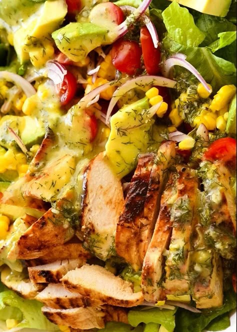 Close up of Lemon Chicken Salad with avocado, tomatoes and corn with lemon dill dressing. Lemon Chicken Salad, Warm Chicken Salad, Salad Recipe Ideas, Resep Salad, Salad With Chicken, Salad Appetizer, Fruit Salad Recipe, Recipetin Eats, Recipe Tin