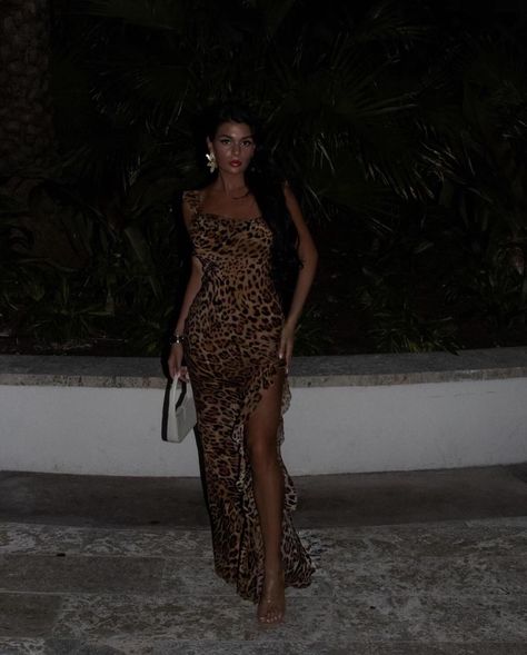 Our Finazia Dress in leopard as seen on @renroma_ www.chiclefrique.com Leo Outfits, Birthday Fits, Welcome To The Jungle, Dress Inspo, Leopard Dress, Halloween Fashion, Leopard Print Dress, Tie Dress, Wedding Guest