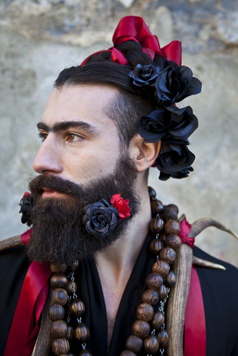 I don't mean to offend anyone, but when I saw this picture I couldn't help but to laugh my butt off; because the first thing I thought of was "Frida". Beard Decorations, Flower Beard, Frida Art, Moustaches, Flower Boys, Perfect World, Mens Fashion Trends, Facial Hair, Male Beauty