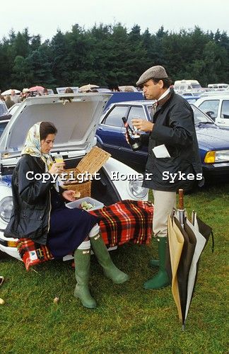 Wellies Aristocracy Aesthetic, British Aristocracy, Preppy Handbook, English Gentleman, Head Scarf Tying, University Outfit, Polo Match, New Retro Wave, London Aesthetic