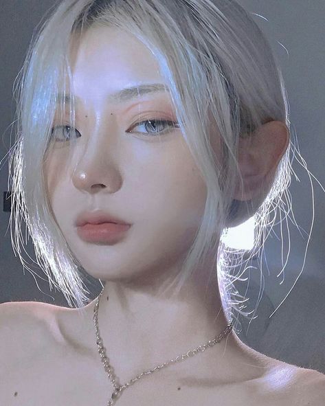 Albino Girl, Aesthetic People, Uzzlang Girl, Ethereal Beauty, 인물 사진, Photo Reference, Girl Icons, White Hair, Art Reference Photos