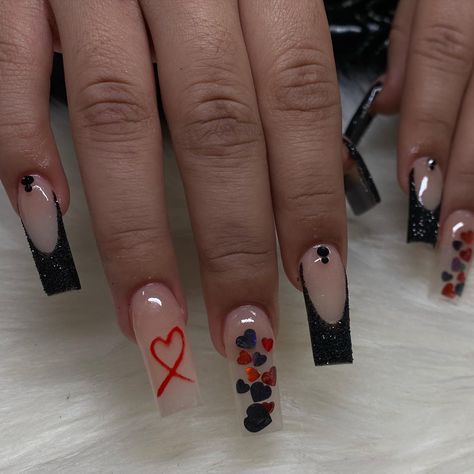 Instagram: @meches.nails #fashion #1 #aesthetic #nails #nailart #nailsofinstagram #nailinspiration #nailinspo💅🏻 #acrylicnailsideas #valentines #valentinesnails #red #black #glitter Black V Day Nails, Black And Gold Valentine Nails, Black And Red Coffin Nail Ideas, Black Red Valentines Nails, Black Anti Valentines Day Nails, Valentines Nails Black And Red, Black Valentine’s Day Nails, Red And Black Valentines Day Nails, Black And Red Valentines Nails