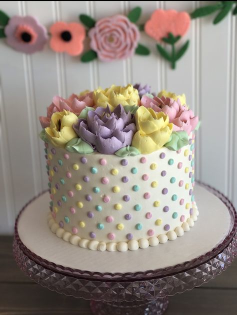 Dot Cakes, Buttercream Flower Cake, Spring Cake, Creative Cake Decorating, Cake Decorating Frosting, Cake Decorating Designs, Classic Cake, Cake Icing, Easter Dessert