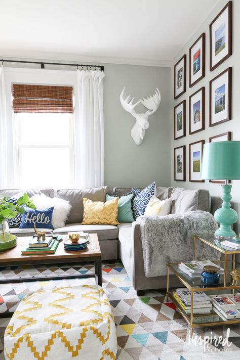 Living Room / Inspired by Charm Summer Home Tour 2015 Gray Couch, Grey Couch, Trendy Living Rooms, Design Lighting, Living Room White, Decoration Inspiration, Living Room Colors, Trendy Home, Living Room Grey