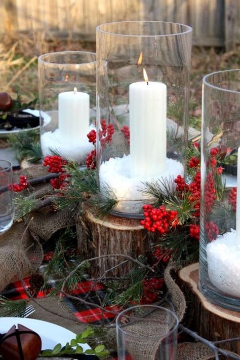 Would be pretty at a Christmas  Wedding for the tablescape. Winter Vases, Christmas Glass Jars, Natal Country, Natal Natural, Centerpieces Rustic, Navidad Natural, Jul Diy, Marriage Material, Events Ideas