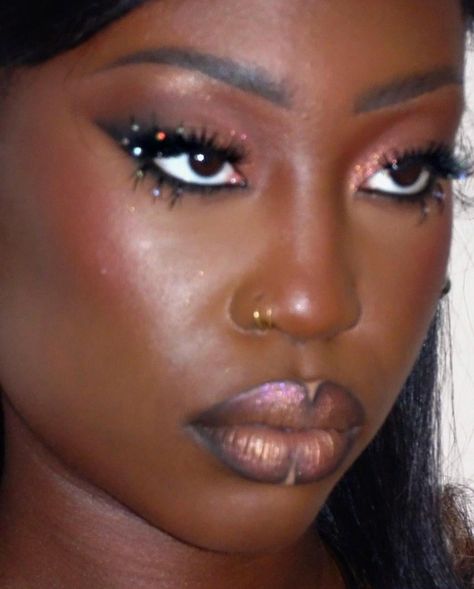 Makeup Shoot Ideas, Makeup Reference, Makeup Shoot, Makeup Ideas Eyeliner, Garbage Dump, Funky Makeup, Y2k Makeup, Makeup Favorites, Makeup For Black Skin