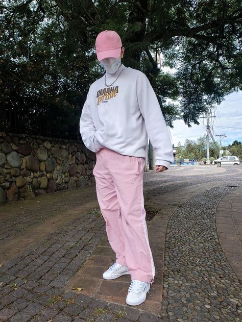 Pastel Color Men Outfit, Mens Pink Outfit Streetwear, Pink Outfits For Guys, Soft Male Outfits, Pink Pants Outfit Men, Barbie Outfits Men, Pink Male Outfit, Pastel Outfit Men, Pink Cargo Pants Outfits