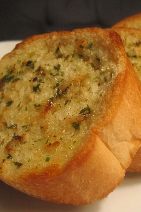 Garlic Bread Spread | "I have made this several times for family gatherings. Everyone absolutely loves it." #bread #breadrecipes #bakingbread Garlic Bread Spread, Bread Spread, Garlic Toast, Homemade Garlic Bread, Garlic Bread Recipe, Spread Recipes, Italian Bread, Bread Recipes Homemade, Food Obsession