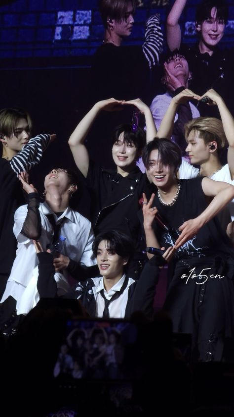 Enhypen World Tour Fate, Enhypen Group Photo, Enhypen World Tour, Give And Take, Fandom Kpop, Pretty Star, Group Photo, Kpop Entertainment, The Boy Is Mine