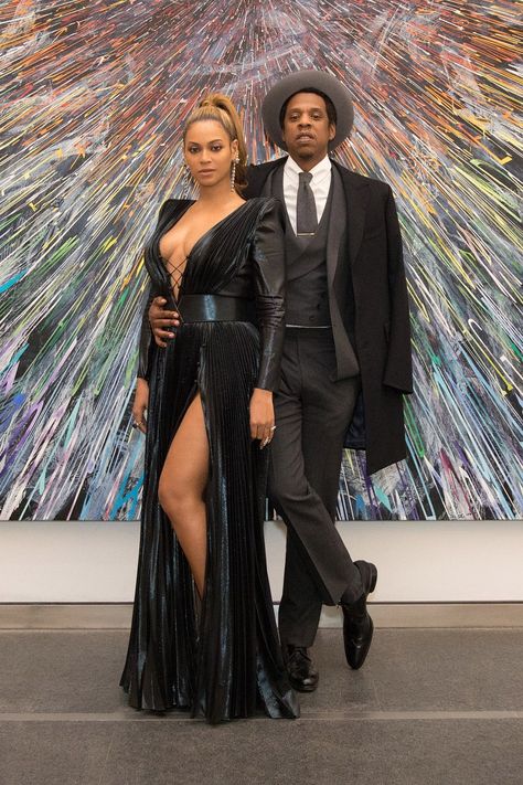 Black Celebrity Couples, Split Dress Thigh, Roc Nation, Swirl Couples, Beyonce Style, Beyonce And Jay Z, Couples Engagement Photos, Beyonce Queen, Beyonce And Jay