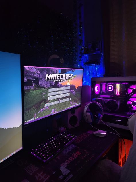 Gaming Aesthetic Setup, Rpg Games Aesthetic, Dark Gaming Aethstetic, Minecraft Gamer Aesthetic, Gaming Computer Aesthetic, Minecraft Gaming Aesthetic, Gaming At Night Aesthetic, Guy Gaming Aesthetic, Gamer Nerd Aesthetic