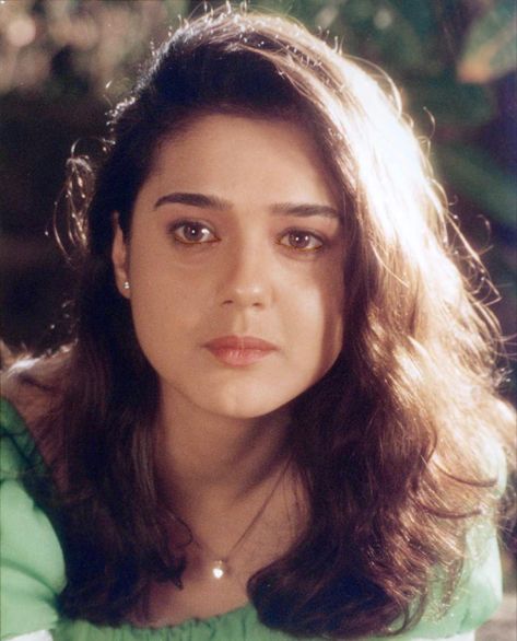 Priety Zinta 90s Aesthetic, 2000s Indian Aesthetic, Preeti Zinta, Preity Zinta 90s, Pretty Zinta, Bollywood Wallpaper, 90s Actresses, Preity Zinta, Actress Hairstyles