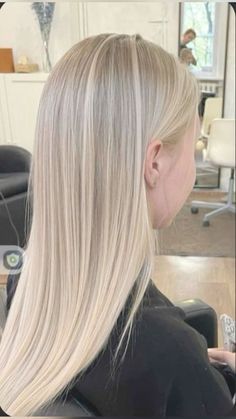 Platinum Blonde Hair With Lowlights And Shadow Root, Fall Platinum Blonde, Swedish Hair Blonde, Neutral Platinum Blonde, Blonde Hair Dark Shadow Root, Full Platinum Blonde Highlights, Icy Champagne Blonde Hair, Light Platinum Blonde Hair, Different Type Of Blonde Hair Colors