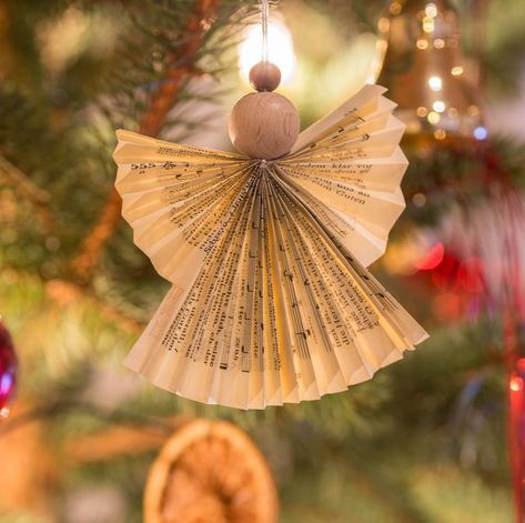 angel ornaments Christmas Prayers, Angel Ornaments Diy, Diy Photo Ornaments, Diy Angel Ornaments, Diy Angels, Christmas Prayer, Paper Angel, Christmas Tree Decorations Diy, Angel Crafts