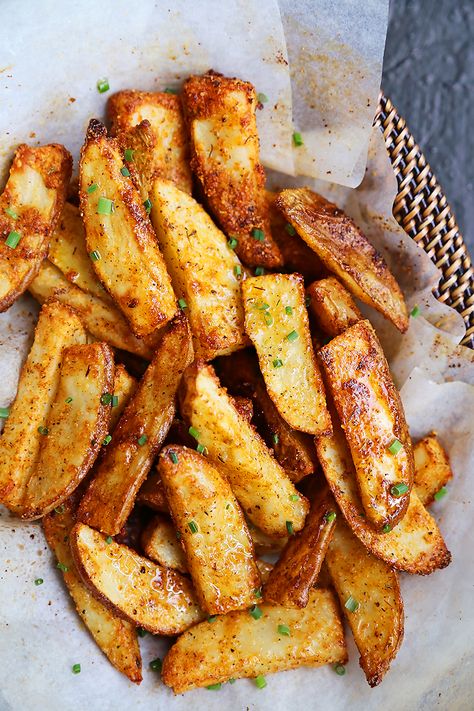 Crispy Garlic Parmesan Potato Wedges – The Comfort of Cooking Garlic Parmesan Potato Wedges, Parmesan Potato Wedges, Parmesan Potato, Garlic Parmesan Potatoes, Potato Wedges Recipe, Crispy Garlic, Homemade Sandwich, Parmesan Potatoes, Hidden Potential