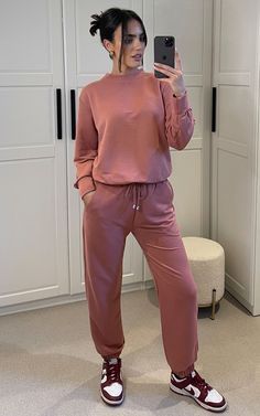 #BEAUTY ,#REALATIONSHIPS #Fashion #Outfits #Summer Outfits #Animals Co Ord Sweats Outfit, Pink Tracksuit Outfit, Pink Joggers Outfit, Sydney Outfits, Pink Workout Clothes, Optical Illusion Dress, Pink Sweatshirts, Pink Tracksuit, Sweats Outfit