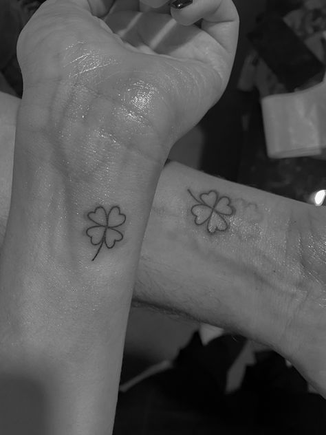 Pretty Four Leaf Clover Tattoo, Matching Four Leaf Clover Tattoos, Clover Matching Tattoo, Heart Four Leaf Clover Tattoo, Matching Tattoos For Best Friends Simple, Matching Clover Tattoos, For Leaf Clover Tattoo, Shamrock Wrist Tattoo, 4 Left Clover Tattoo