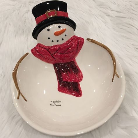 Round Ceramic Snowman Bowl. Dishwasher & Microwave Safe. Measures Approximately 10” Wide & 2.5” Tall. Head Of Snowman Is 5” Tall. In Excellent New Condition With No Damage. Nwt See Two Additional Listings For Matching Salt & Pepper Shakers & Square Plate. Working On Downsizing My Christmas Collection. Wow! It Is A Lot. Love This Piece But It Needs A New Home. Use The Magnifying Glass Icon At The Top Of My Closet & Type The Word Christmas To See It All. Gingerbread Man Plates, Christmas Clay Plates, Clay Christmas Presents, Ceramic Christmas Plate, Christmas Ornament Clay, Snowman Ceramics, Christmas Ceramic Ideas, Christmas Clay Decorations, Christmas Serveware