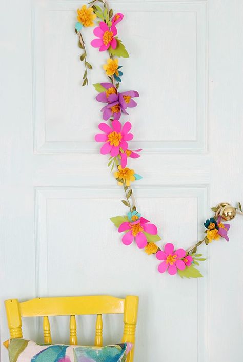 How to Make Paper Flower Garlands | eHow Flower Garland Diy, Paper Flower Garlands, Folding Origami, Paper Flowers Wedding, Flower Garland, Diy Garland, Paper Flower Tutorial, Paper Garland, Paper Flowers Diy