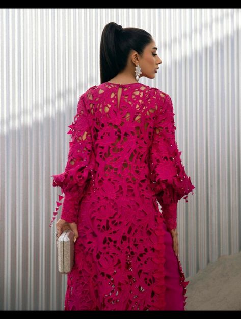 Cotton Dress Summer Casual, Pink Suits, Devil Quotes, Pakistani Wear, Lace Outfits, Net Shirt, Bride Friend, Black Wedding Gowns, Twins Fashion