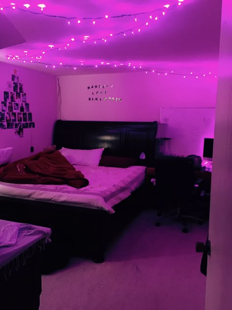 Obsessed, love the bed, the lights on the ceiling the color the vibe make me wanna stay in this room forever 😂😍 Rgb Lighting Ideas Bedroom, Rgb Lighting Ideas, Lighting Ideas Bedroom, Purple Lights, Neon Bedroom, Hiasan Bilik Tidur, Led Lighting Bedroom, Cool Dorm Rooms, Neon Room