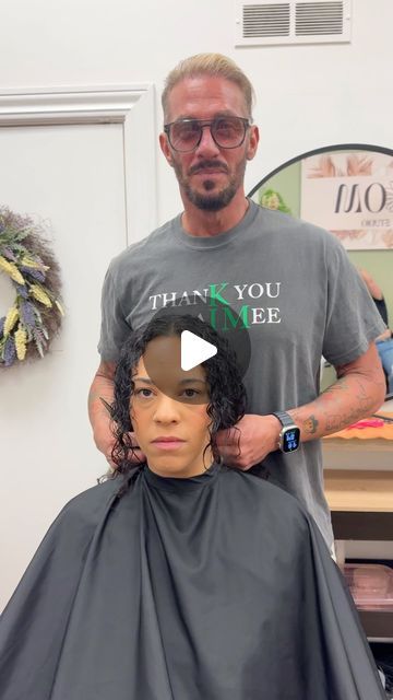 Wayne Tuggle on Instagram: "How I cut curly hair to be round #curls #curly #curlyhair #curlyspecialist #waynetugglehair #barstoolsports #thankyouaimee" Curly Round Haircut, Diy Curly Cut, Curly Cut Before And After, 3a Curly Haircut, How To Cut Curly Hair At Home, Round Curly Cut, Diy Curly Haircut, Round Curly Haircut, How To Cut Curly Hair