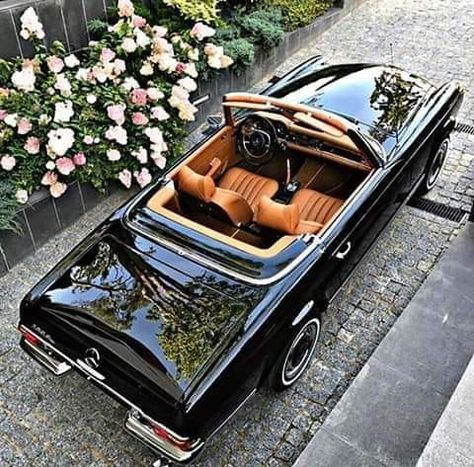 Mercedes 280, Old Mercedes, Old Vintage Cars, Mercedes Sl, Classic Mercedes, Mercedes Benz Classic, Benz Car, Classy Cars, Classic Cars Vintage