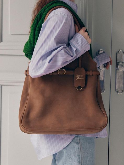 Composition : Exterior: Cowhide (Suede), Combination: Synthetic leather, Inside: polyester 100Color : CAMELCountry of Origin : Republic of Korea Suede Hobo Bag, Mom Bag, Mom Bags, W Concept, Camel Color, Synthetic Leather, Hobo Bag, Designer Fashion, Camel