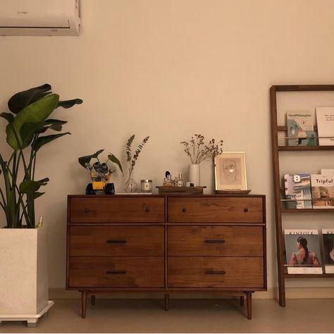 Bedroom Inspo Furniture, Wooden Furniture Aesthetic, Vintage Minimalist Decor Bedroom, Styling Top Of Dresser, Earthy Dresser, Brown Furniture Aesthetic, Small Dressers For Bedroom, Mid Mod Bedroom, Minimalist Vintage Bedroom