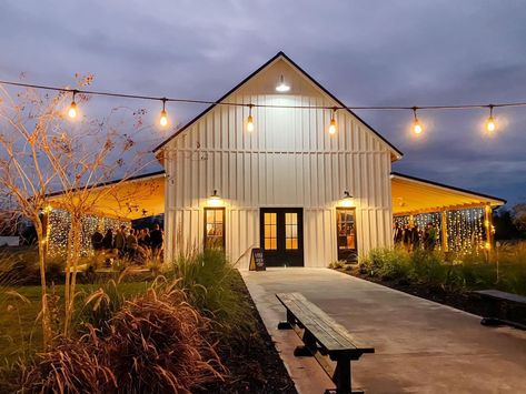 front view of chapel Small Event Venue Design, Barn Wedding Venue Floor Plan, Metal Building Event Venues, Events Venue Architecture, Barn Event Center, Outdoor Wedding Venues Texas, Event Rental Business, Open Air Chapel, Event Space Design