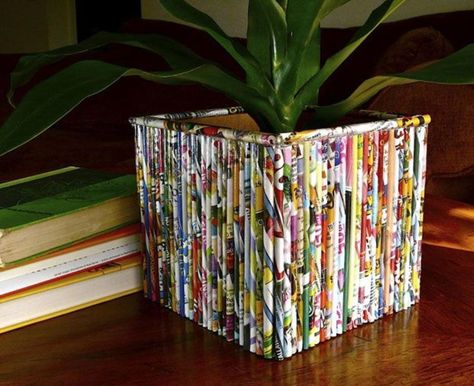 innovative pot for your home plants! Old Magazine Crafts, Recycled Magazine Crafts, Recycled Paper Crafts, Dogs Instagram, Recycle Newspaper, Material Ideas, Instagram Username, Recycled Magazine, Recycled Magazines