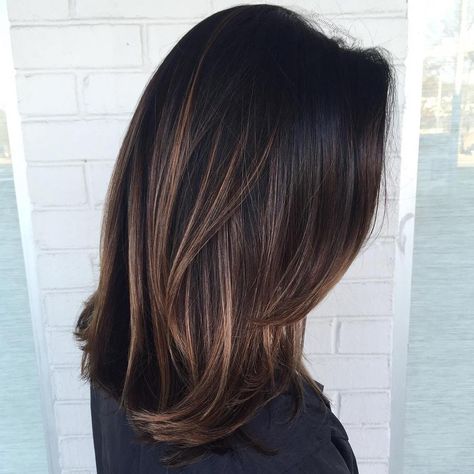 40 Scrumptious Vibrant Hues for Chocolate Brown Hair Balayage Straight, Chocolate Brown Hair Color, Brunette Balayage, Caramel Highlights, Brown Balayage, Hair Color Highlights, Trendy Hair Color, Balayage Brunette, Short Hairstyle