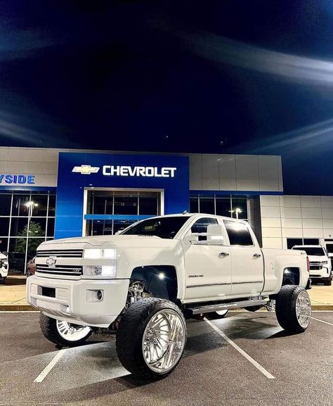 Lifted White Chevy Trucks, White Lifted Trucks, White Chevy Truck, Girly Trucks, Pink Lifted Trucks, Gmc Lifted Trucks, Big Chevy Trucks, Pretty Trucks, Truck Builds