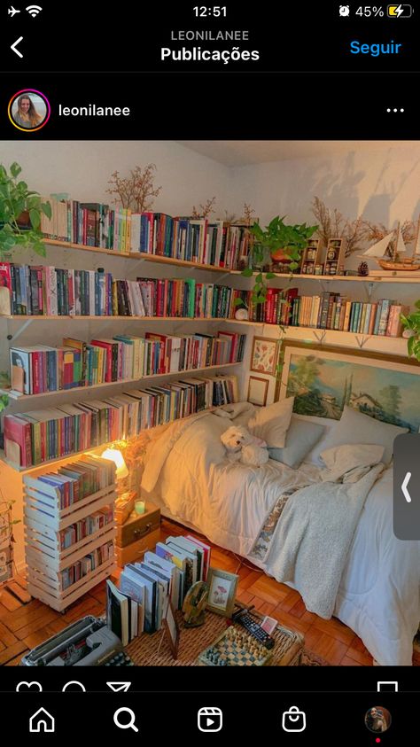 Bookish Bedroom, Bookshelves Aesthetic, Bedroom Office Combo, Dorm Inspiration, Apartment Aesthetic, Cozy Room Decor, Teen Bedroom Decor, Dream House Interior, Awesome Bedrooms