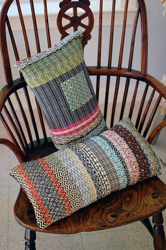 Rosepath Weaving, Saori Weaving, Rigid Heddle Weaving, Pretty Pillow, Weaving Ideas, Deco Boheme, Rag Rugs, Sewing Pillows, Weaving Textiles