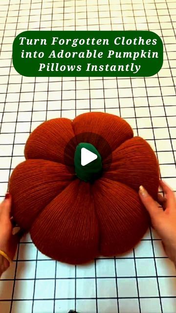 How To Make Pumpkin Pillows, Pumpkin Cushion Pattern, Sewn Pumpkin Pattern, Diy Fall Indoor Decor, Pillow Pumpkin Diy, Diy Pumpkins Fabric, How To Sew A Pumpkin, Pumpkin Pillow Sewing Pattern, Diy Pumpkin Pillow No Sew