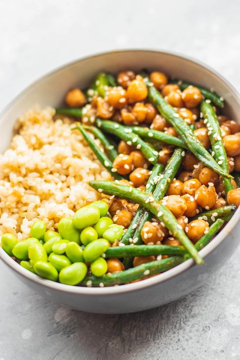 Recipes With Edamame Beans, Sweet And Sour Chickpeas, Healthy Bowl, Healthy Plant Based Recipes, Vegan Main Dishes, Chickpea Recipes, Green Bean Recipes, Vegan Cookbook, Weeknight Dinner Recipe