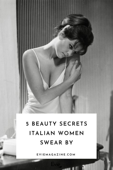 Some of the most famous and beautiful women of all time, like Sophia Loren and Monica Belucci, are Italian. While we might not be celebrated actresses, we can still use their beauty secrets. Italian Women Beauty Secrets, Italian Beauty Aesthetic, Italian Women Makeup, Italian Beauty Standards, Italian Women Beautiful, Italian Women Aesthetic, Italian Woman Aesthetic, Closet Offices, Italian Women Style