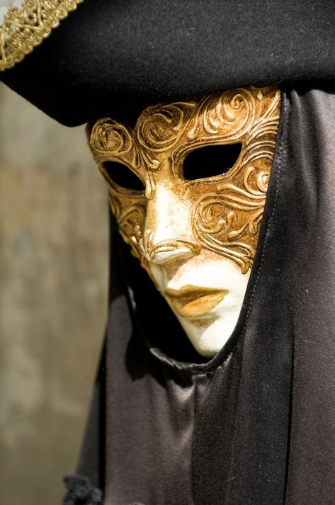 Venice Carnival Costumes, Pierrot Clown, 8 Ball Pool, Venice Mask, Venetian Carnival Masks, Carnival Of Venice, Ball Pool, Venetian Masks, Venetian Mask