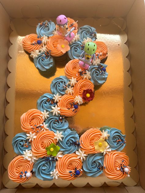 #2 birthday Bluey Cake Number 2 Bluey Cake, Two Bluey Birthday, Bluey Cupcake Cake Ideas, Bluey Birthday Party Ideas Pastel, Bluey Pull Apart Cupcakes, Bluey Cake Ideas 2nd Birthday, Bluey Number Cake, Bluey Birthday Party Ideas Cake, Bluey Cupcake Cakes