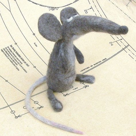 Stuffed Mouse, Tovad Ull, Mouse Crafts, Felt Mouse, Needle Felting Projects, Hand Felted, Needle Felted Animals, 판타지 아트, The Ship