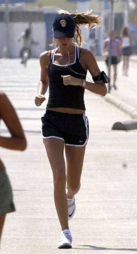 Outfit Running, Celebrity Diets, Start Running, Estilo Fitness, Workout Fits, Gisele Bündchen, Gisele Bundchen, Motivation Fitness, How To Start Running