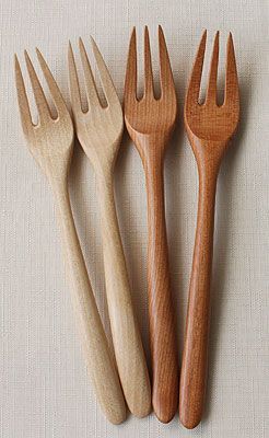 Вилки Wooden Spoon Carving, Wood Spoon Carving, Simple Wood Carving, Wooden Fork, Carved Spoons, Wood Utensils, Wooden Kitchen Utensils, Craft Wood, Ideas Craft