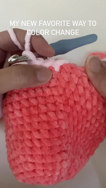 How To Crochet Tutorials Step By Step, Clean Color Change Crochet, How To Switch Yarn Colors Crochet, Crochet Color Change Invisible, Change Yarn Color Crochet, Seamless Color Change Crochet, How To Color Change In Crochet, How To Change Yarn Color When Crocheting, Amigurumi Color Change