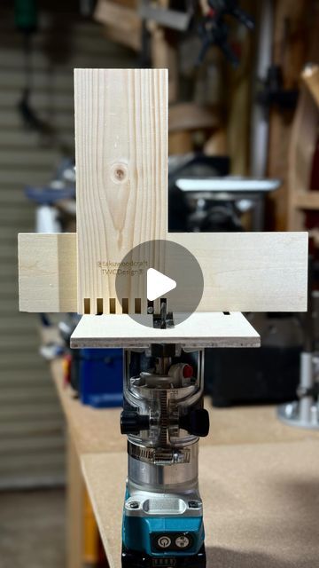 Router Jigs Woodworking, Wooden Tool Caddy, Diy Sanding, Router Jig, Wooden Food, Box Joints, Woodworking Box, Woodworking Machinery, Woodworking Jigs