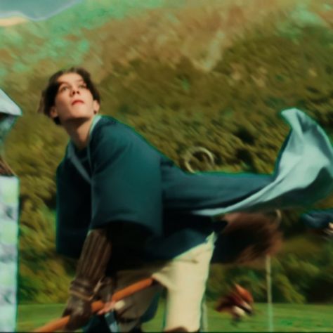 Adrien Pucey, Malfoy Quidditch, Slytherin Quidditch, Adrian Pucey, Cedric Diggory Wallpaper Aesthetic, Hot Cedric Diggory, Cedric Diggory Aesthetic Pictures, Harry Potter Playing Quidditch, Harry Potter Toms