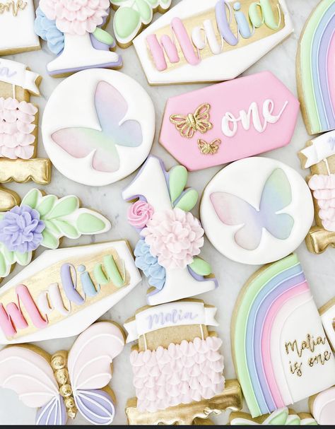 Pastel Cookies Birthday, Pastel Birthday Cookies, Pastel Sugar Cookies, Unicorn Decorated Cookies, Unicorn Royal Icing Cookies, Pastel Cookies, Butterfly Birthday Cookies, Pastel Rainbow Cookies, Unicorn Cookies Decorated